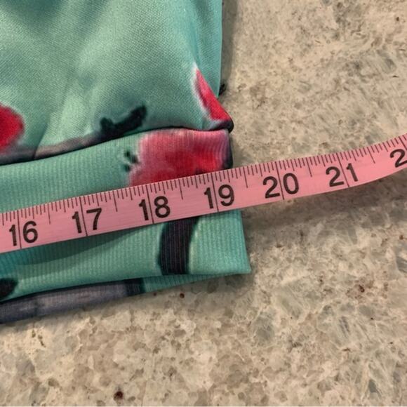 Rage on hoodie jacket. Size medium green floral print 2 front pockets - Picture 9 of 10